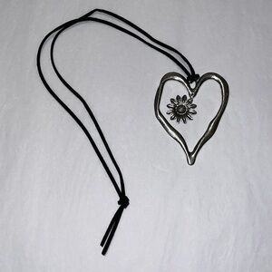 UNIQUE HEART NECKLACE